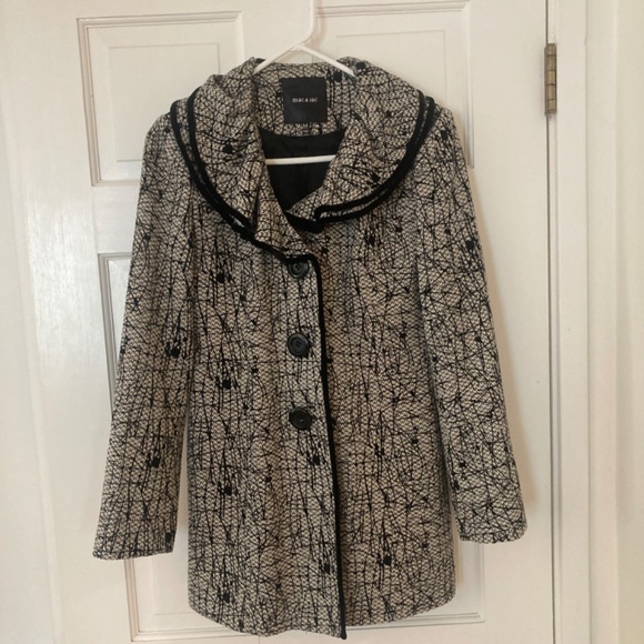 Mac & Jac Ruffled Black and White Blazer / Jacket - Picture 2 of 7